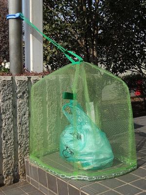 写真:(重り付きネット)