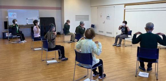 写真:フレ筋アップ教室の場面