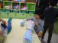 写真:マフラー編み