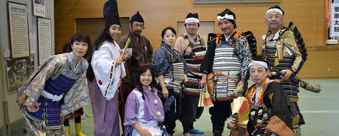 写真:歴史的な恰好をした日野市民