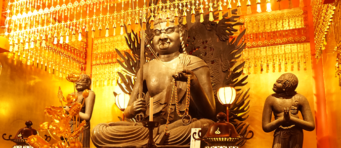 写真:平安時代に作られた不動明王坐像