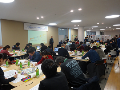 写真:オープンデータイベント(アイデアソン)に参加している様子