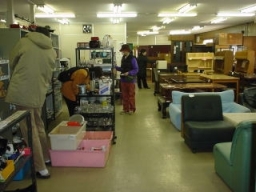 写真:リサイクル事務所