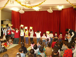 写真：12月の誕生児