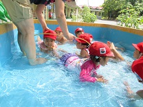 水あそび2歳写真