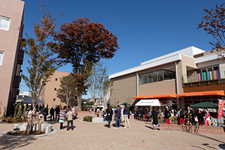 写真:て・と・てテラス