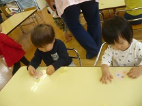 1歳万国旗製作　写真