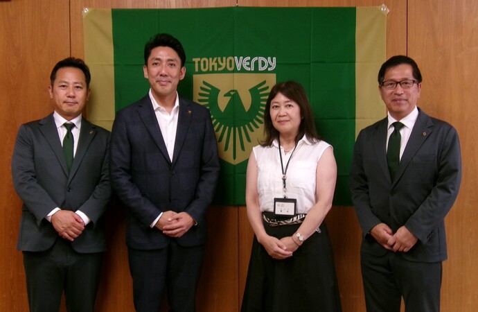 写真:中村社長・古賀市長・青木副市長・栗田副社長