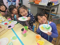 写真：らいおん組も食べに来てくれました