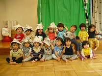 写真：兜をかぶって