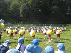 写真：5歳児わかば保育園との交流