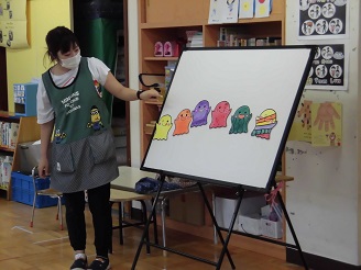 誕生会の催しの様子の写真