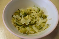 写真：みそドレッシングサラダ