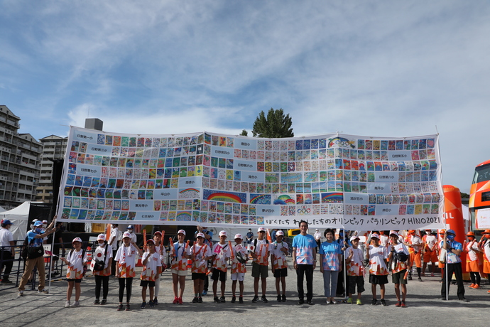 点火セレモニー サポートランナーの集合写真