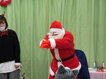 写真：サンタさんの手品