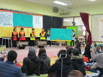 「どろぼうがっこう」も劇遊びの様子の写真