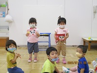 写真：2歳児の誕生児の子どもたち