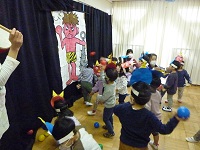 3歳児豆まきの写真