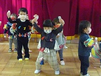 1歳児クラスの子どもの写真