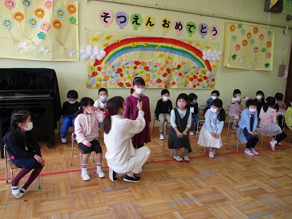 お別れ会インタビューの様子の写真