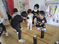 忍者ごっこあそびの写真です。