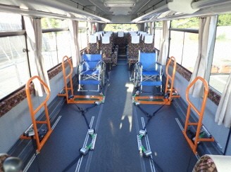 写真:パラリンピックで活躍した日野自動車製バスの車内風景