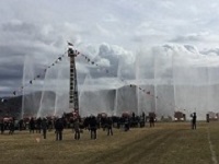 写真:一斉放水の様子