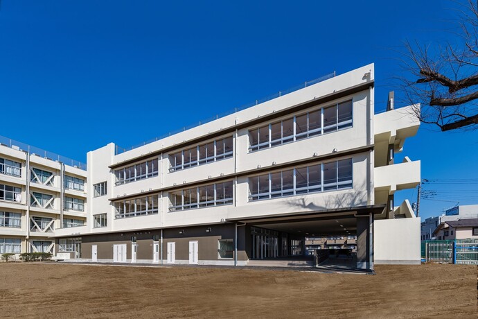 写真:豊田小学校 東校舎(外観)