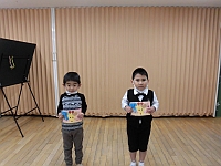 写真:誕生児の紹介