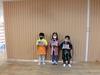 写真:誕生児の紹介