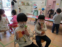 写真：3歳児のアイスやさん