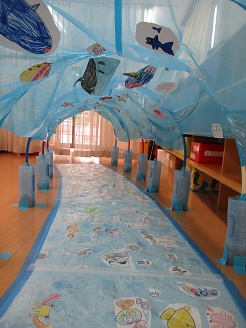 らいおん組コーナー「なんでも　すいぞくかん」の様子の写真