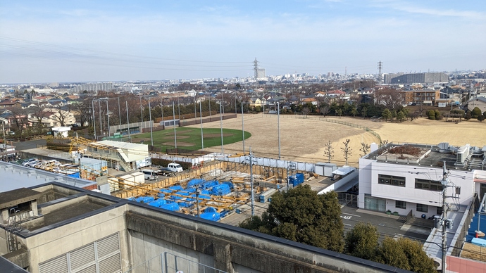 工事施工中の写真(南側から見る)