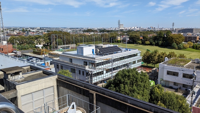 工事施工中の写真(南側から見る)