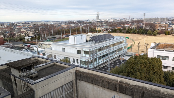 工事施工中の写真(南側から見る)