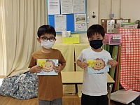 写真:誕生カードをもらったところ