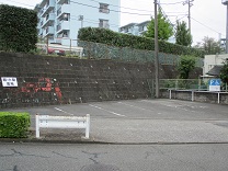 写真：敷地内駐車場
