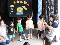 写真:乳児クラス誕生児の紹介