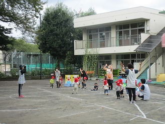 1歳児クラスの運動会練習の様子の写真