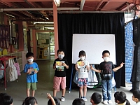 写真:カードのプレゼント