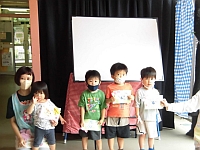 写真:カードのプレゼント