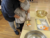 写真:調理活動の様子