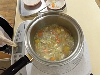 写真:鍋の芋汁