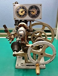 写真：ユーコー電子工業有限会社　機械3