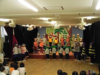 写真:5歳児劇の発表の様子