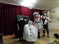 写真:先生たちの出し物