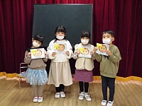 写真:5歳クラスの誕生児紹介
