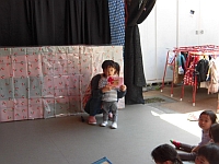 写真:乳児クラスの誕生児紹介