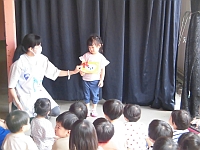 写真:誕生児紹介の様子