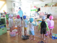 プール遊びの様子の写真